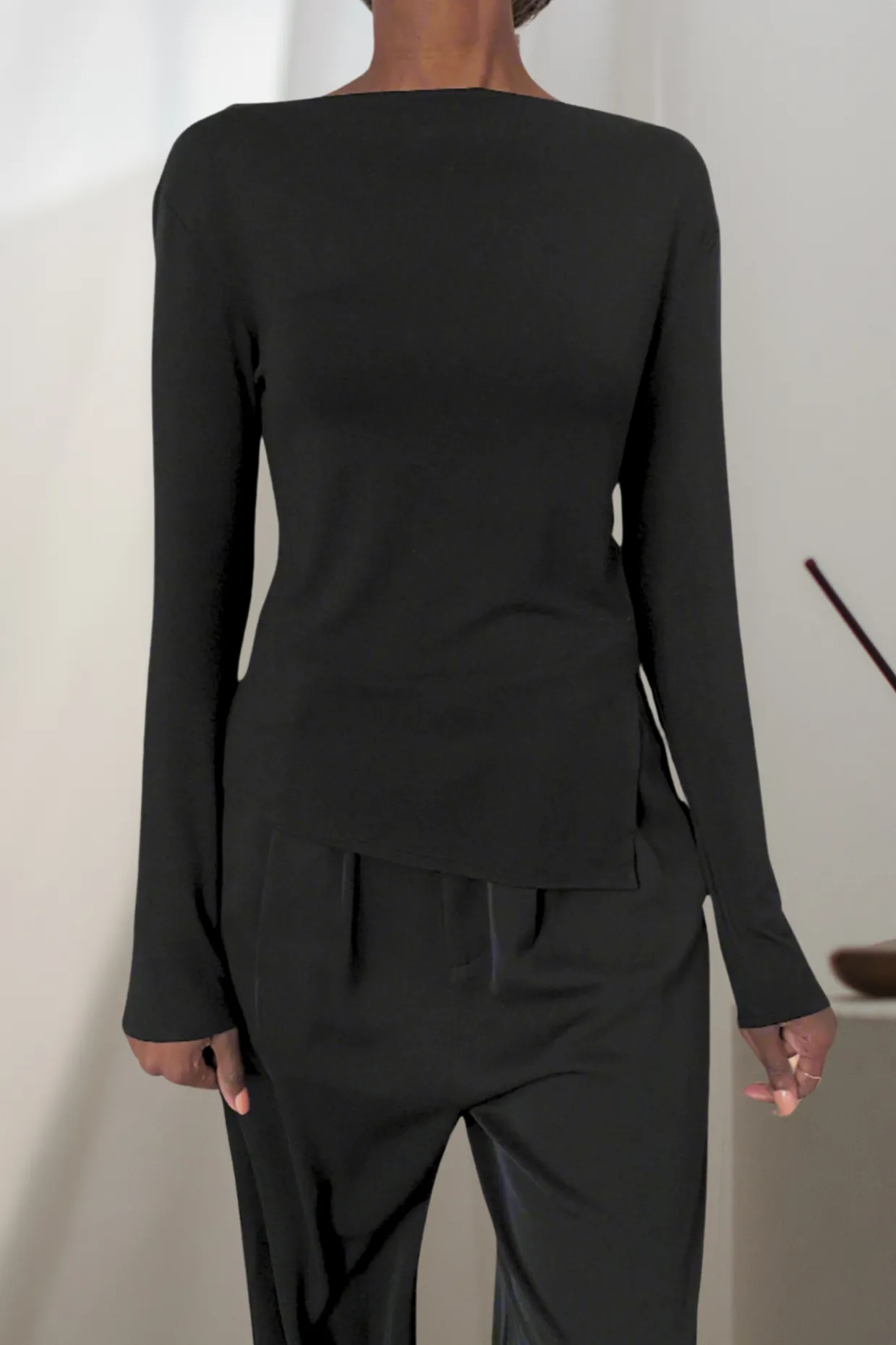 Bamboo slit boat neck - Black