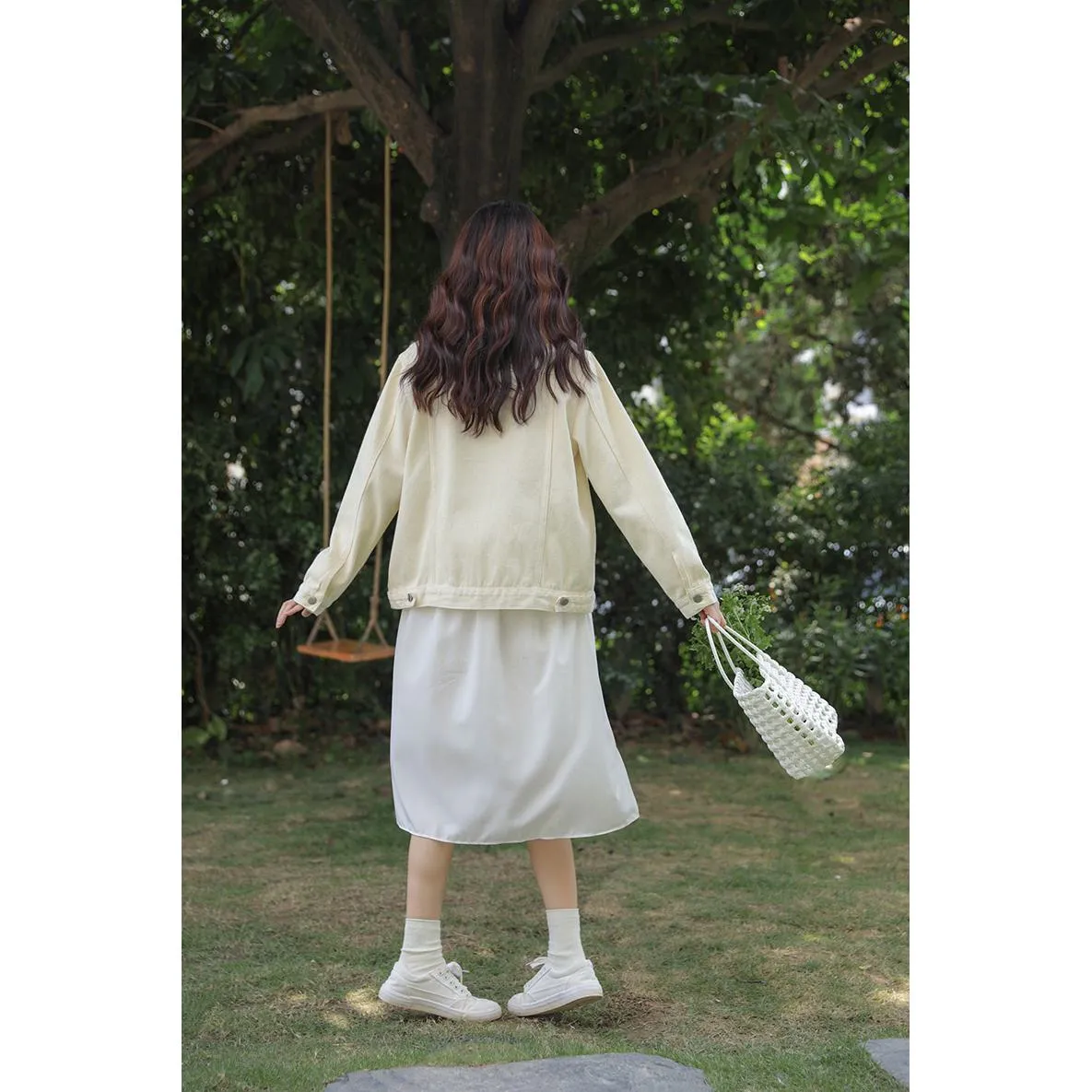 Simplicity Embroidery Loose-Fit Denim Jacket