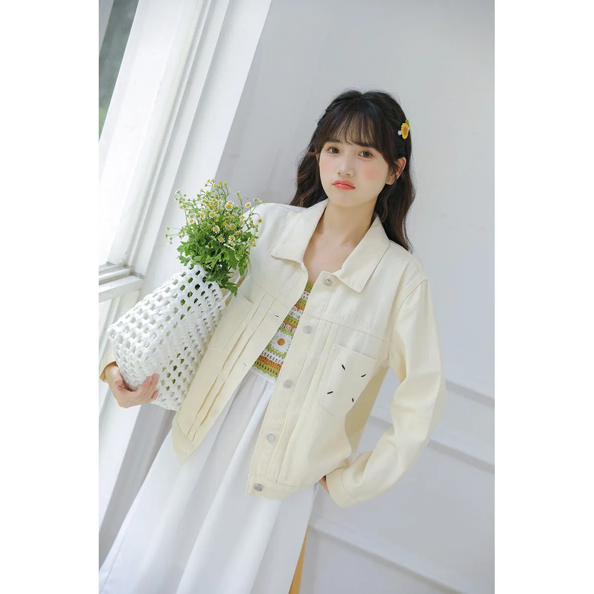 Simplicity Embroidery Loose-Fit Denim Jacket
