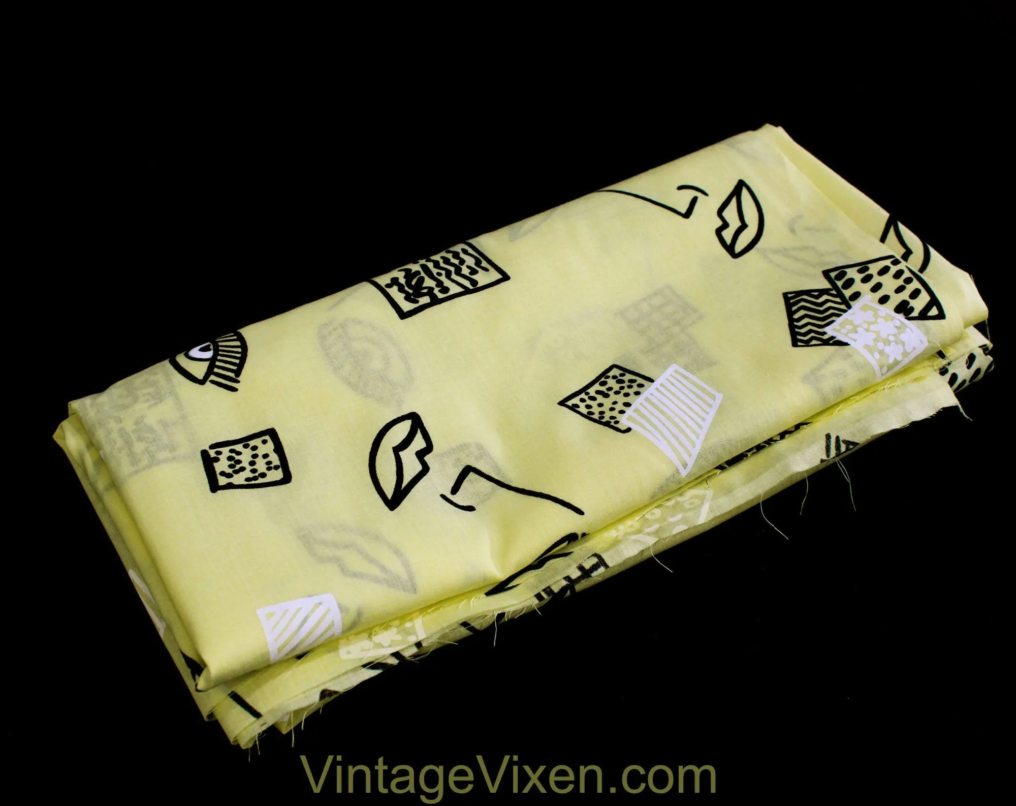 Surreal Print Fabric - 1.5 Yards 1980s Eyes & Lips Novelty Print Yellow Cotton Blend - New Wave 80s Street Chic - Cute Summer Dress Fabric